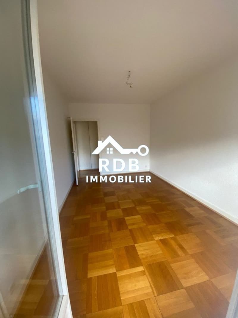 Appartement de 3,5 pièces au 4ème étage situé à Genève 1202 (5)