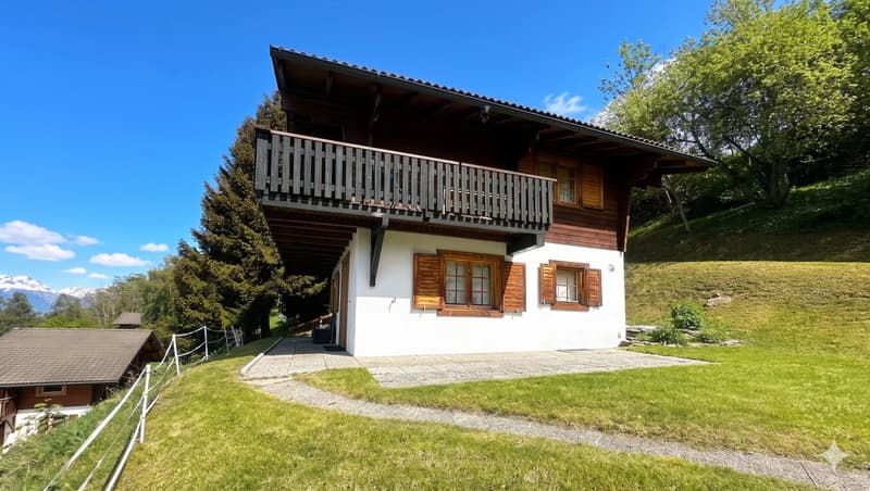 Chalet 4.5 pièces sur 790 m² de terrain, vue dégagée, 15 min de Sion (2)
