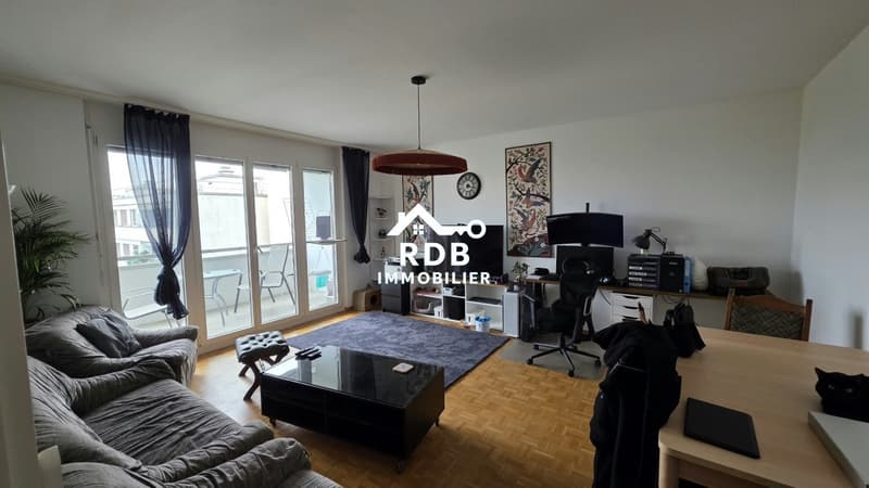 Appartement de 3 pièces au 7ème étage situé à Versoix 1290 (2)
