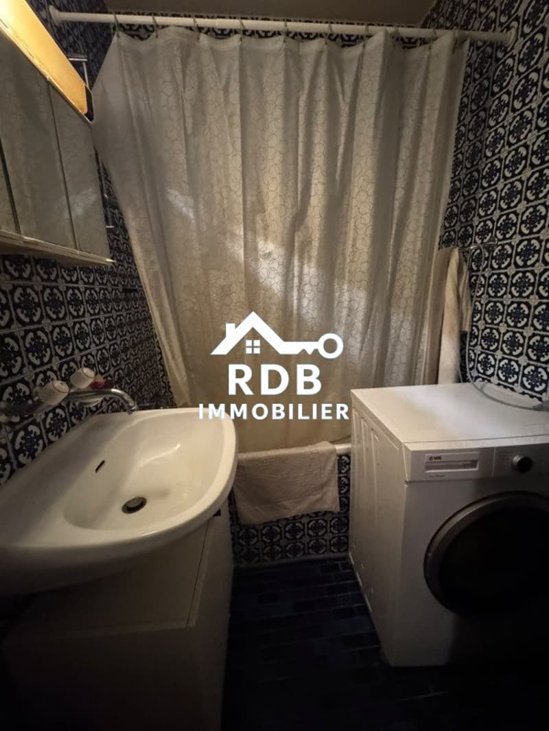 Appartement de 2 pièces au 4ème étage situé à Genève 1203 (4)