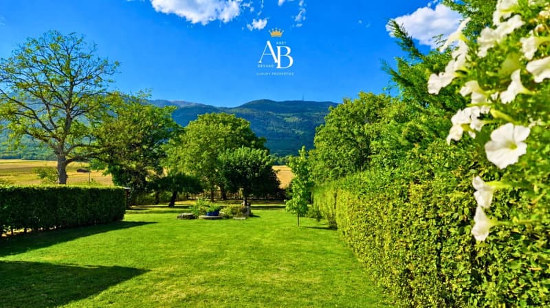 En exclusivité : Authentique Maison villageoise à 5 minutes de Nyon (1)