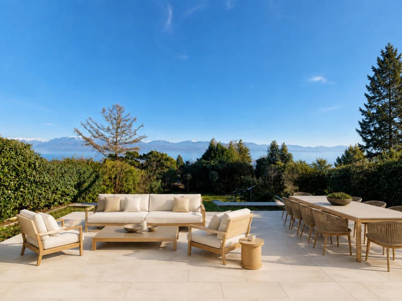 En exclusivité, Abby Bryand immobilier : Magnifique maison vue lac à Buchillon (2)