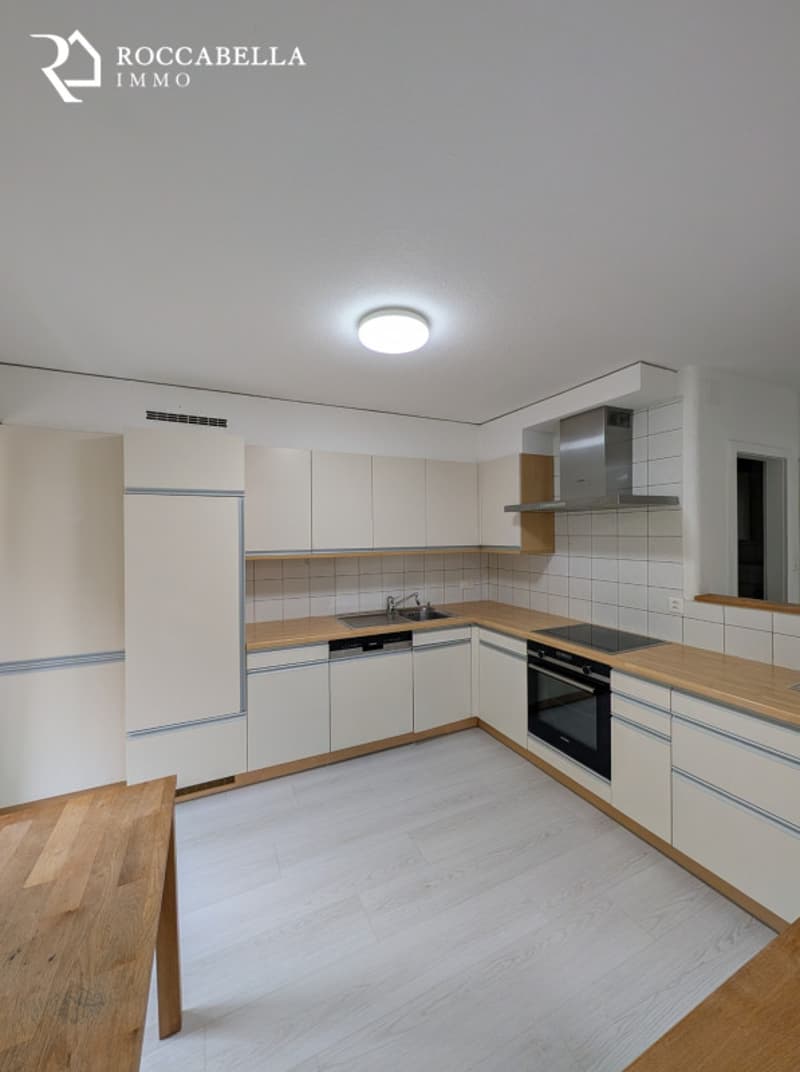 Très joli 4.5 pces loué, avec vue sur la nature !! Idéal 1er investissement !! (2)