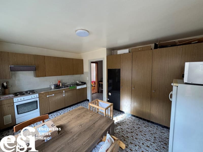 Spacieux appartement de 4.5 pces au centre de Bex avec beau potentiel (3)