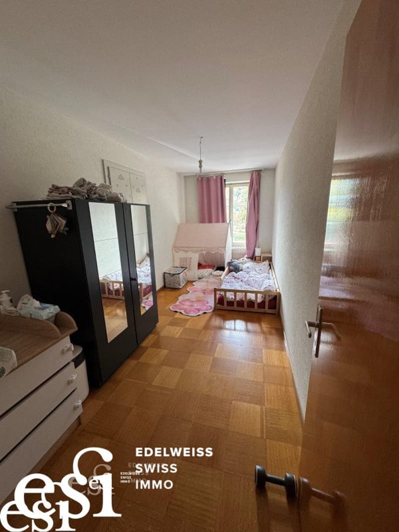 Spacieux appartement de 4.5 pces au centre de Bex avec beau potentiel (8)