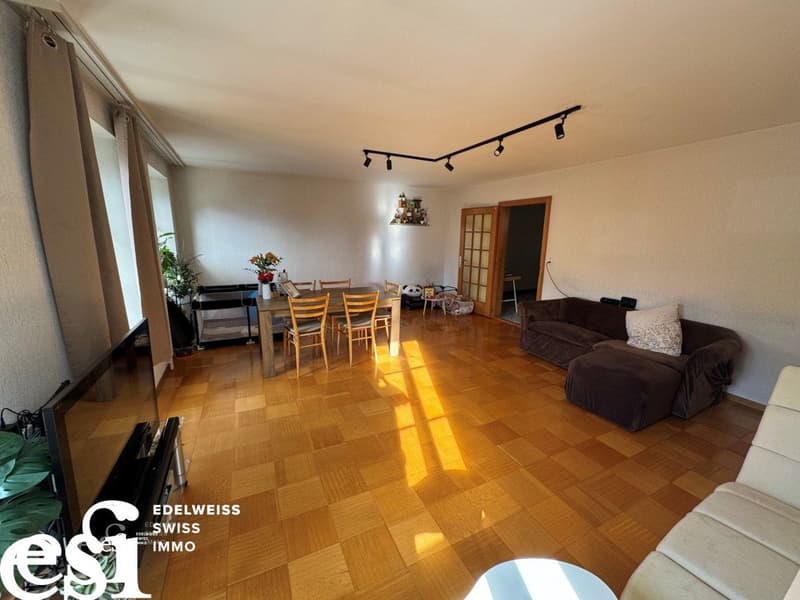 Spacieux appartement de 4.5 pces au centre de Bex avec beau potentiel (5)