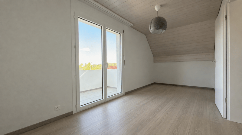 Wohnen mit Weitblick - grosszügige Maisonette-Dachwohnung mit Galerie und sonnigem Balkon (14)