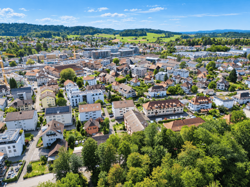 Charmante Dachwohnung mit Cheminée, grossem Balkon und Weitsicht (13)