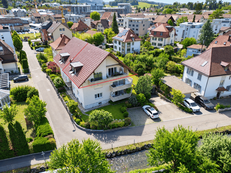 Charmante Dachwohnung mit Cheminée, grossem Balkon und Weitsicht (12)