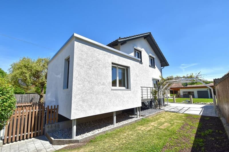 Charmantes freistehendes Einfamilienhaus mit Garten an ruhiger Lage (2)