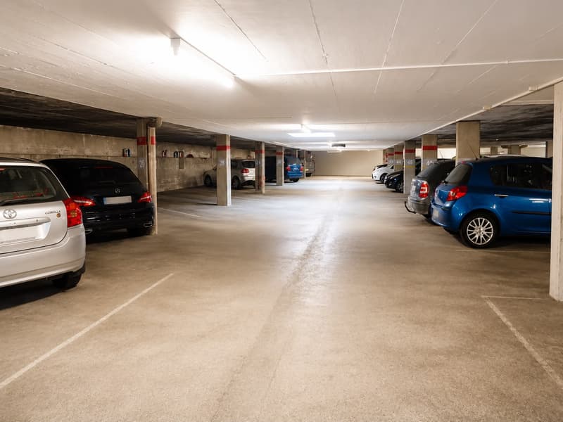 Bern Wankdorf - Einstellhallenplatz (2)