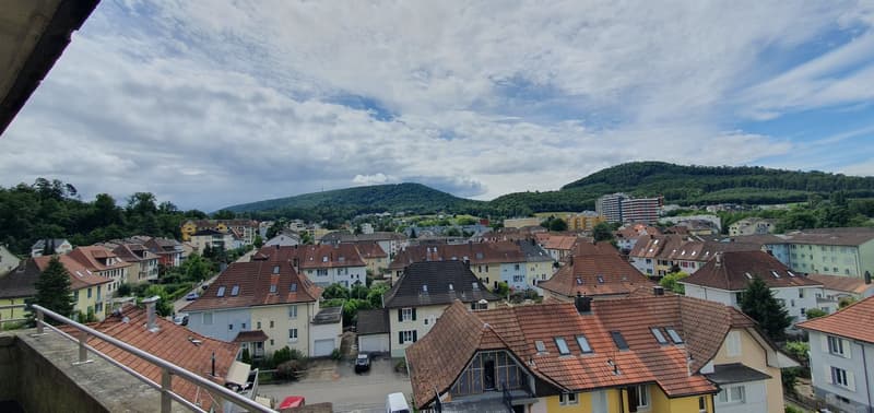Charmante 1.5-Zimmer-Attikawohnung mit Balkon und Aussicht in Olten (4)