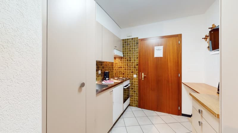 Studio spacieux dans un joli quartier à Sierre (11)