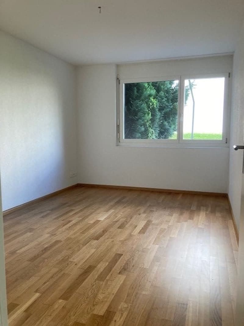 2.5-Zi-Wohnung mit Sitzplatz / inkl. Aussenabstellplatz (3)
