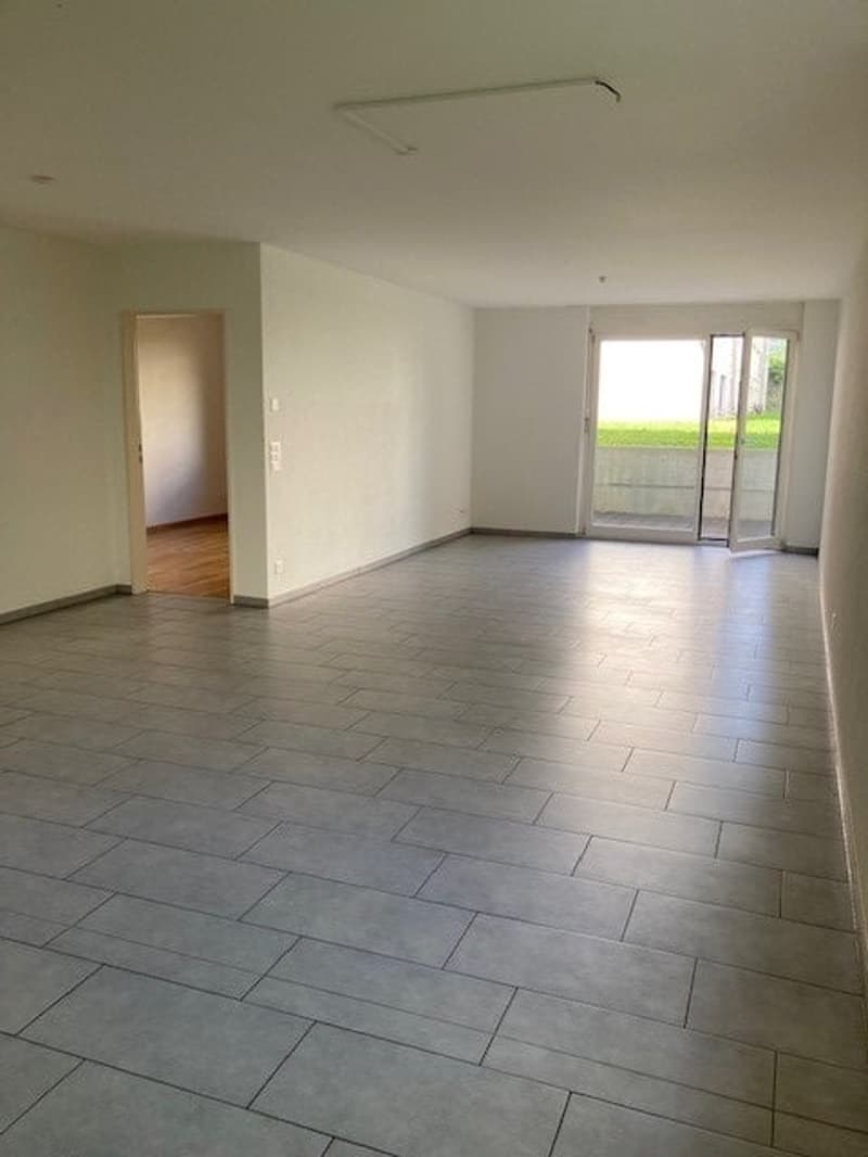 2.5-Zi-Wohnung mit Sitzplatz / inkl. Aussenabstellplatz (5)