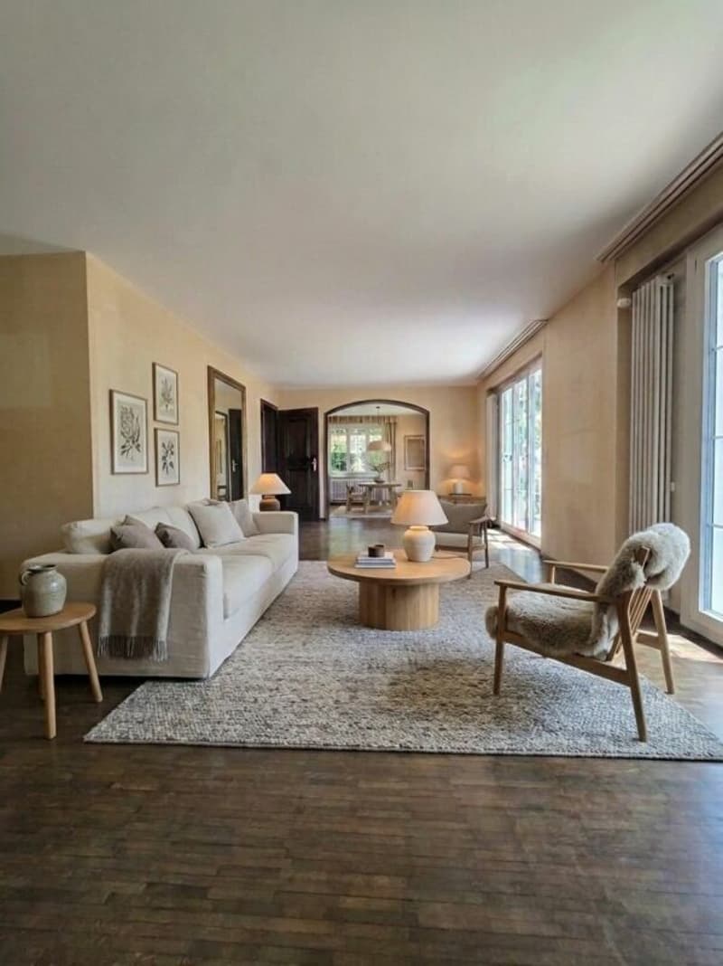 Elegantes 7 1/2 Zimmer-Landhaus mit viel Umschwung und Fernsicht / Unique Country-Style Villa (5)