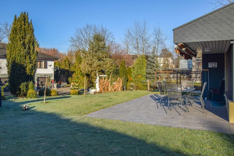 Sitzplatz mit Garten