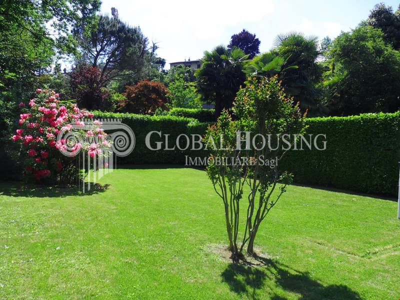 Schmuckes Haus mit idyllischem Garten / Incantevole villa con giardino idilliaco (2)