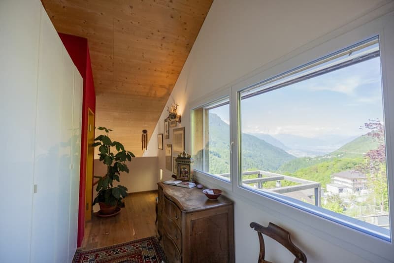 Villa design circondata dal verde con vista mozzafiato (6)
