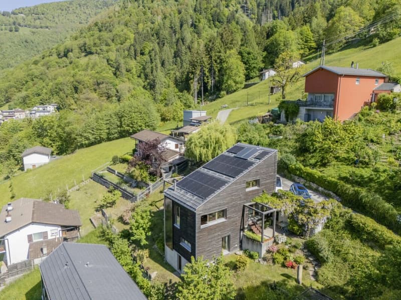 Villa de design dans le vert avec vue à couper le souffle (4)