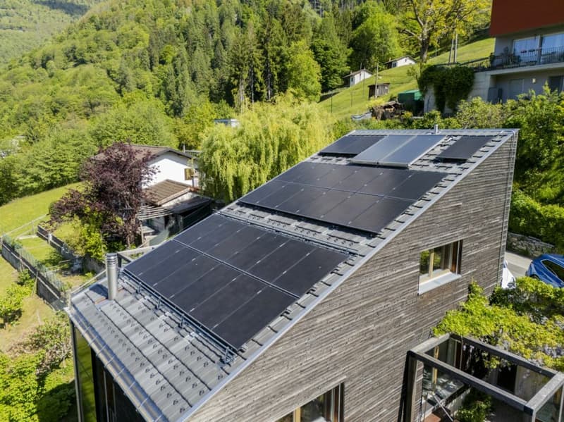 Villa de design dans le vert avec vue à couper le souffle (5)
