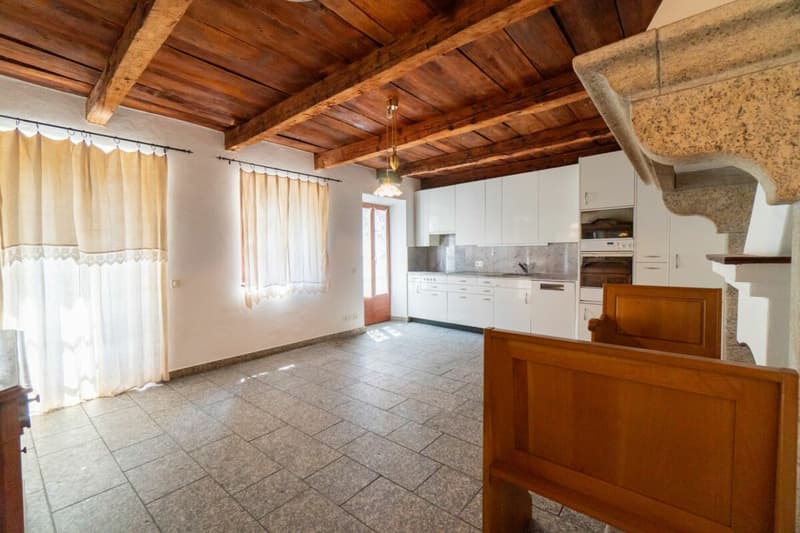 We rent a rustic 6-room house in Locarno/Solduno (6)