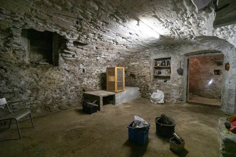 We rent a rustic 6-room house in Locarno/Solduno (8)
