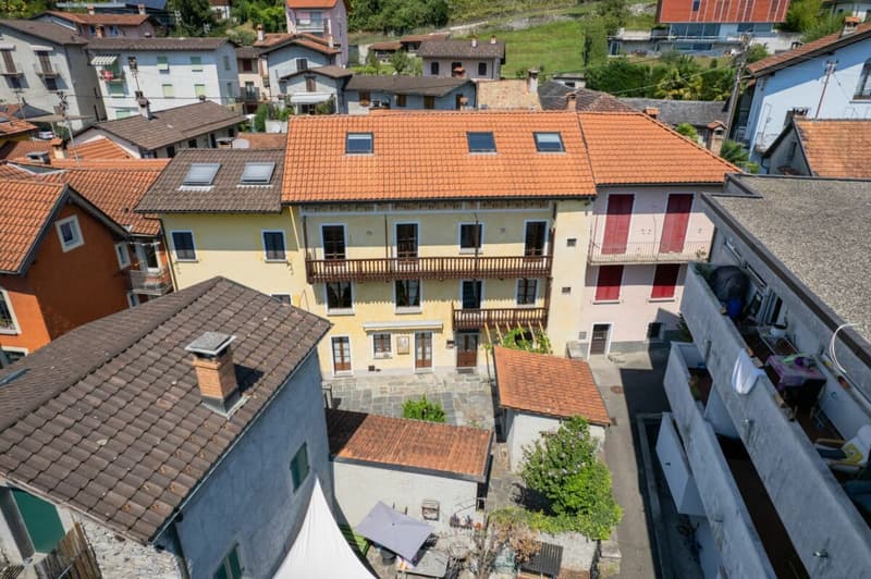 We rent a rustic 6-room house in Locarno/Solduno (3)