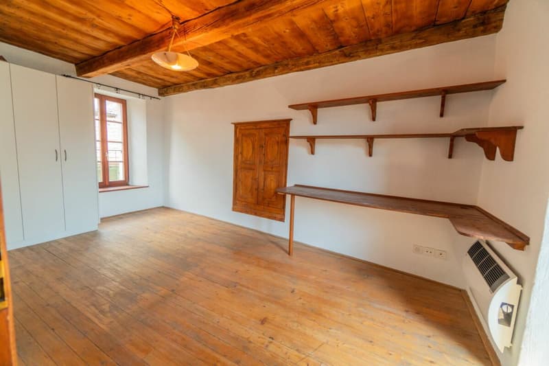 We rent a rustic 6-room house in Locarno/Solduno (12)