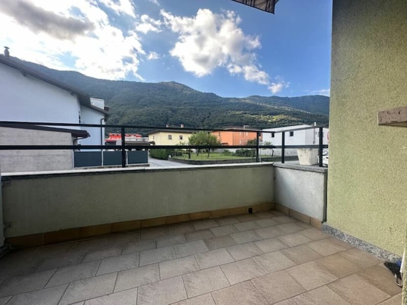 Vendiamo spazioso 3.5 locali al pianterreno (4)