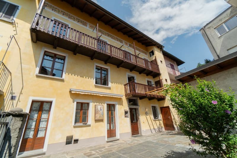 Casa rustica di 6 locali (2)
