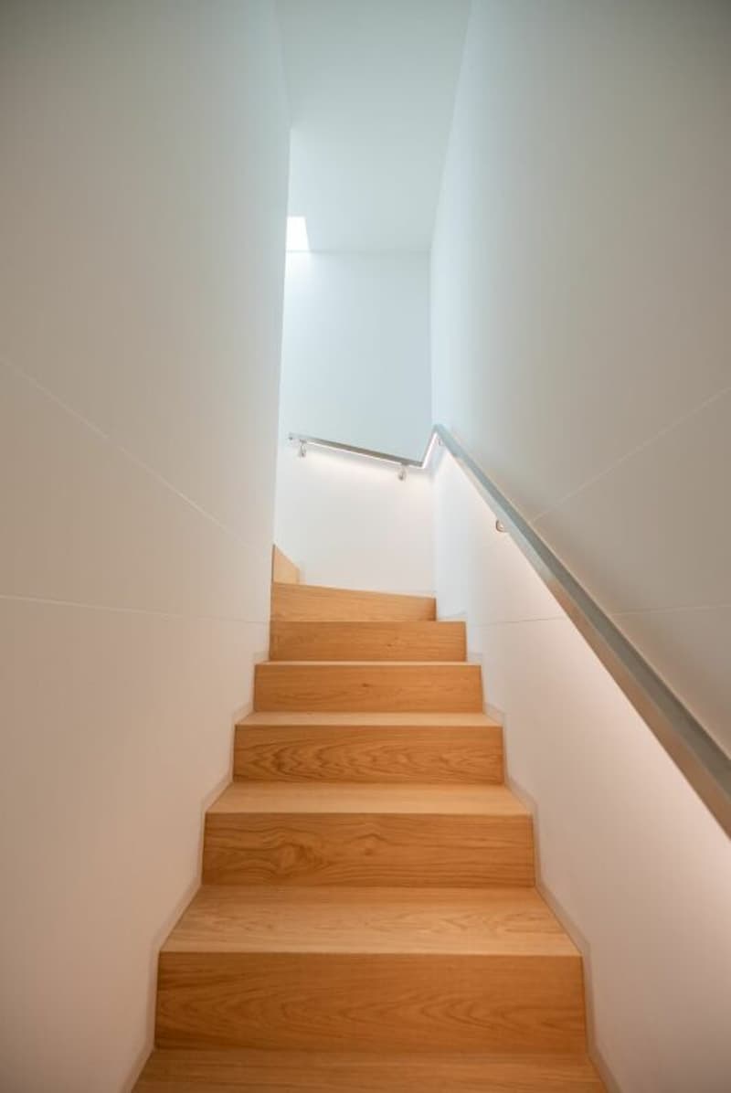 Vendiamo splendide ville design a Cadro (16)