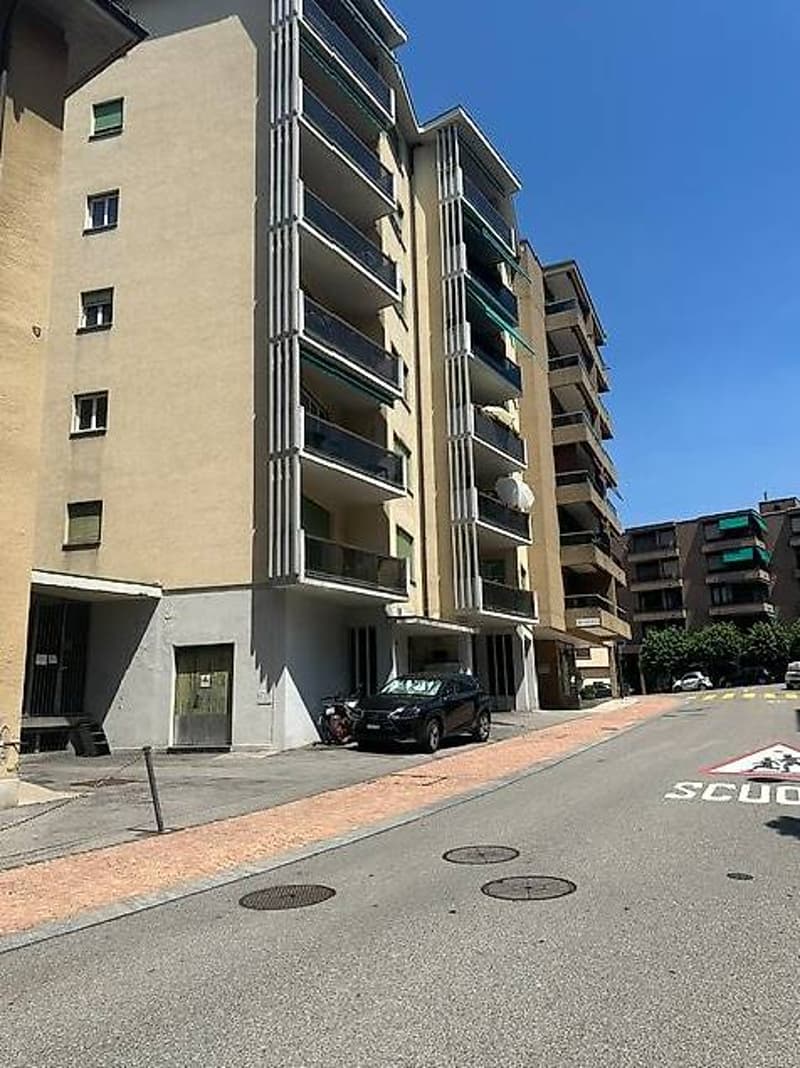Affittiamo monolocale in ottima posizione a Paradiso (10)