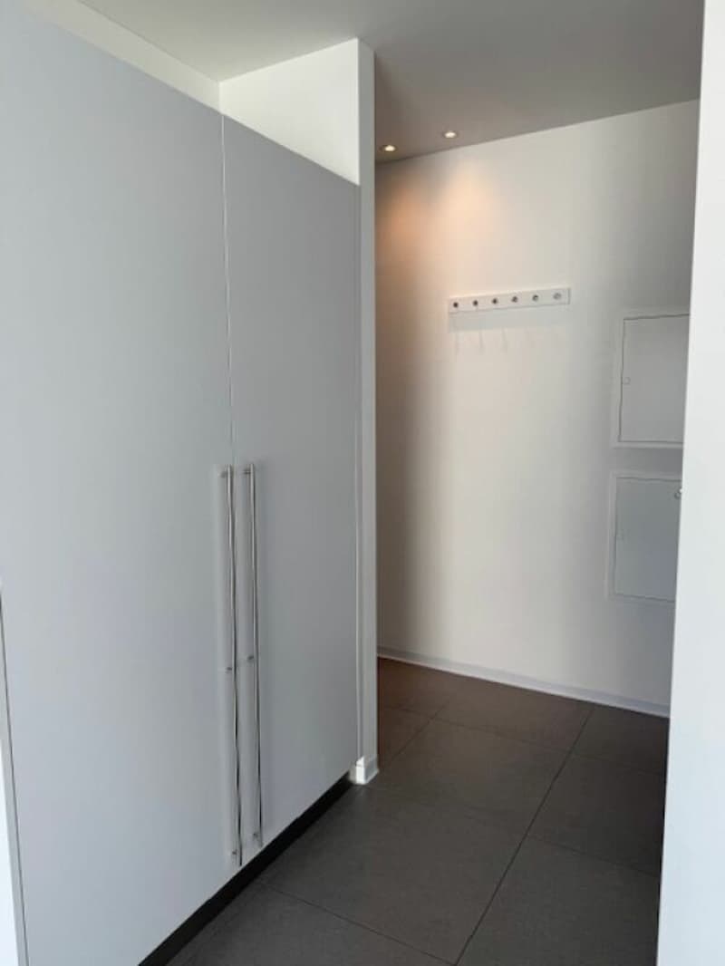 Wir verkaufen eine moderne 3,5-Zimmer-Wohnung mit Balkon in einer ruhigen und gut angebundenen Lage in Ascona (16)