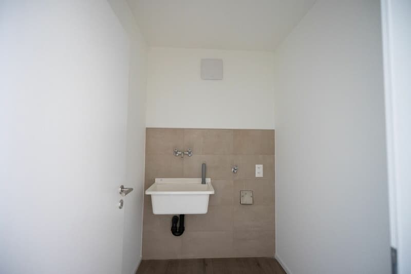 Neue und moderne 4,5-Zimmer-Wohnung in einer attraktiven Lage in Gordola (15)