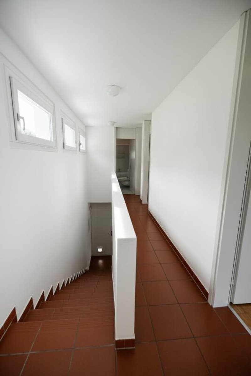 Occasione da non perdere: vendiamo graziosa casa in zona tranquilla di Claro (10)