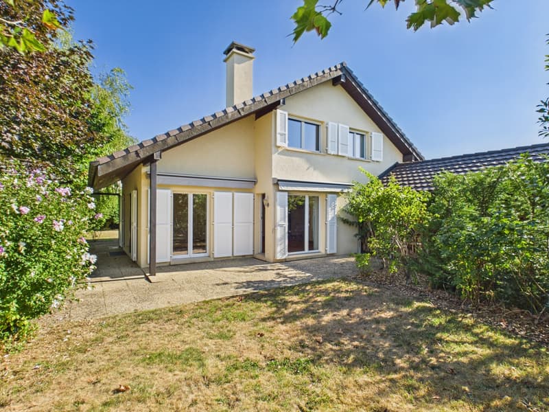 Belle villa individuelle avec grand jardin (1)