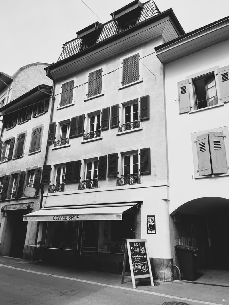 Charmant studio à louer au coeur de la vieille ville de Vevey (2)