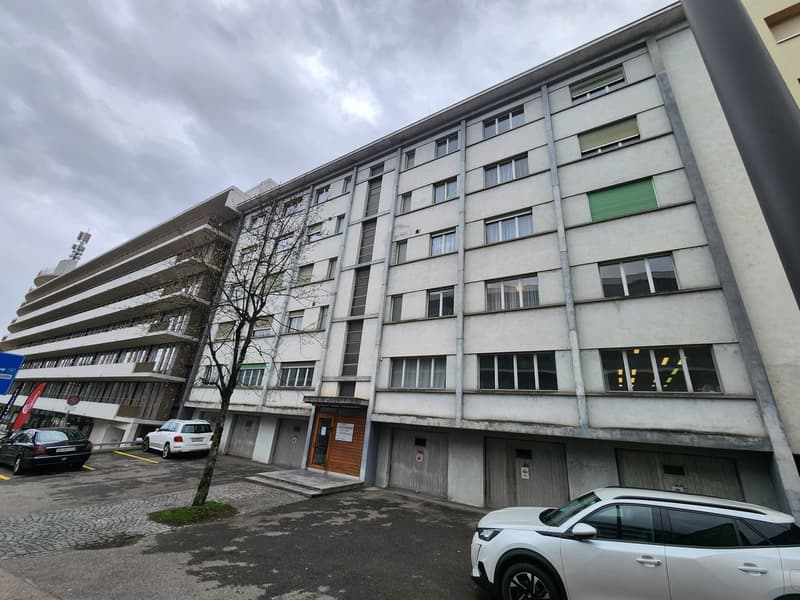 Surface d'activités au rez-supérieur à proximité immédiate de la gare (1)