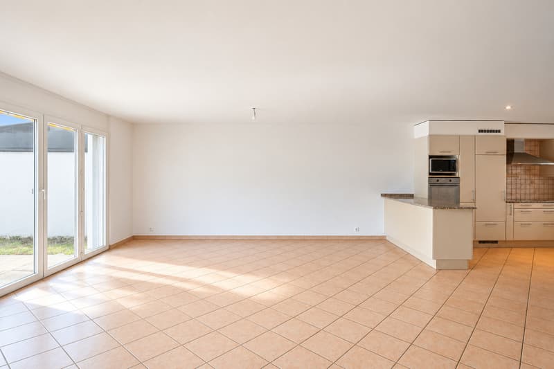 Jolie maison mitoyenne avec terrasse et jardin privatif (3)