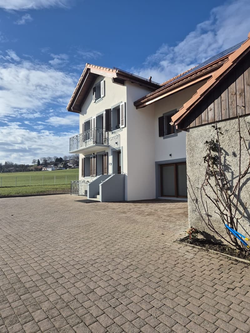 Triplex dexception dans une ancienne ferme rénovée  Vucherens (3)
