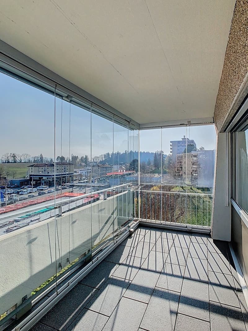 Superbe logement lumineux avec loggia et panorama exceptionnel (6)