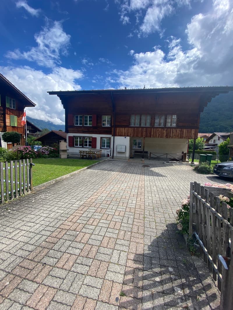 Aussenparkplatz zu vermieten (1)
