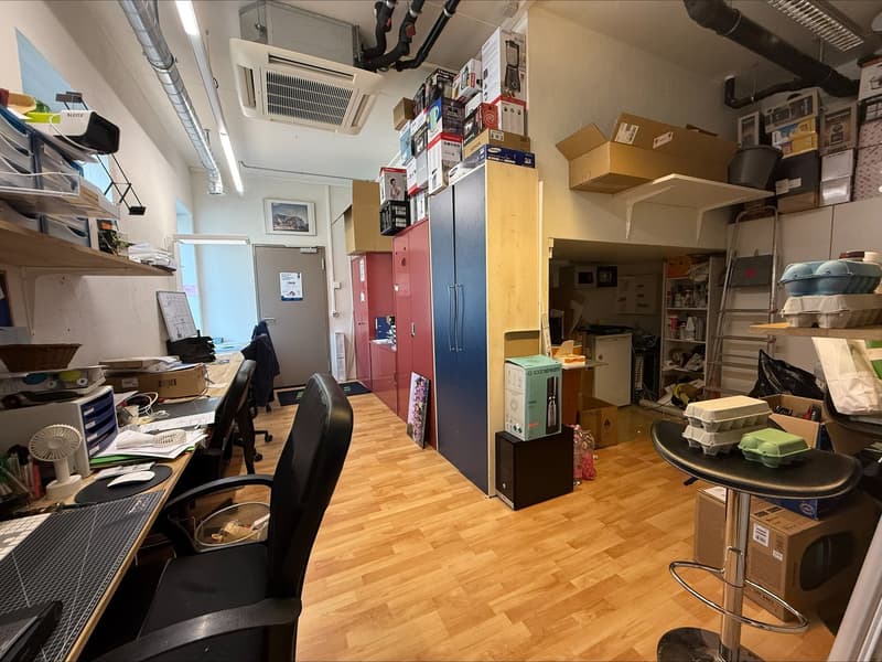 Lokal für Gewerbe, Laden oder Büro im Migros-Einkaufszentrum in La Neuveville (5)