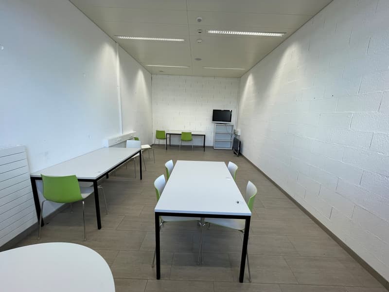 Petit bureau de 28.8m2 à Granges-Paccot (2)