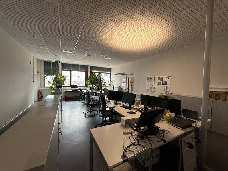 Bureaux spacieux de 526 m² à Marin – Accessibles et bien desservis (8)