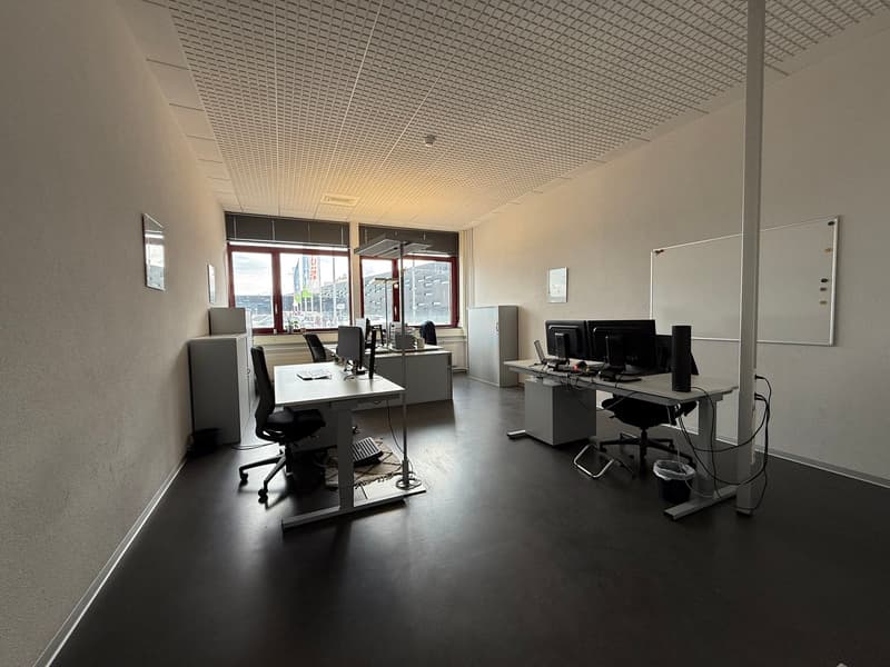 Bureaux spacieux de 526 m² à Marin – Accessibles et bien desservis (4)
