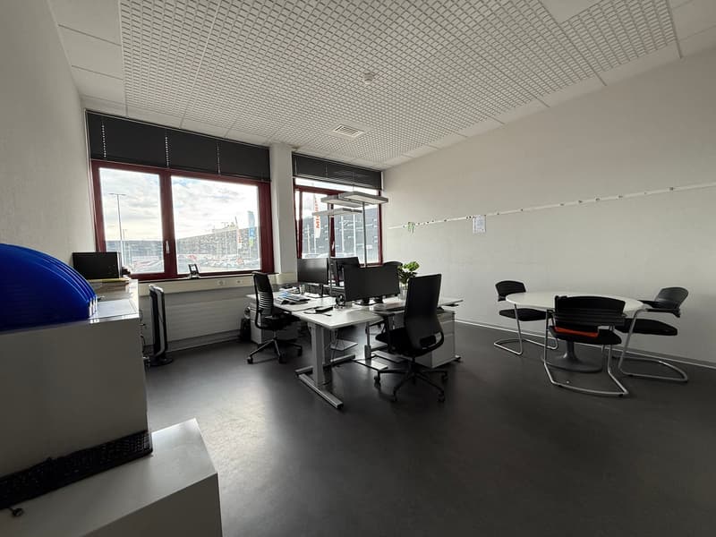 Bureaux spacieux de 526 m² à Marin – Accessibles et bien desservis (6)