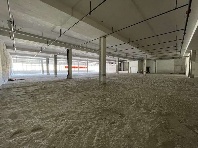 Surface commerciale spacieuse de 603m² à Marin – Accessibles et bien desservis (10)