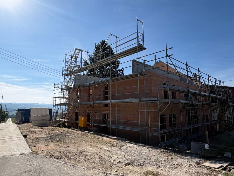 Le chantier avance ! Livraison pour le début de l'été 2027. Encore 2 disponibles. Dès CHF 795'000.-- (5)